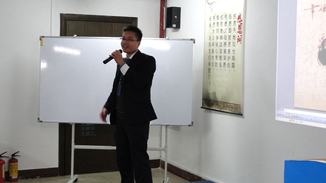 兄道友，弟道恭。兄弟睦，孝在中