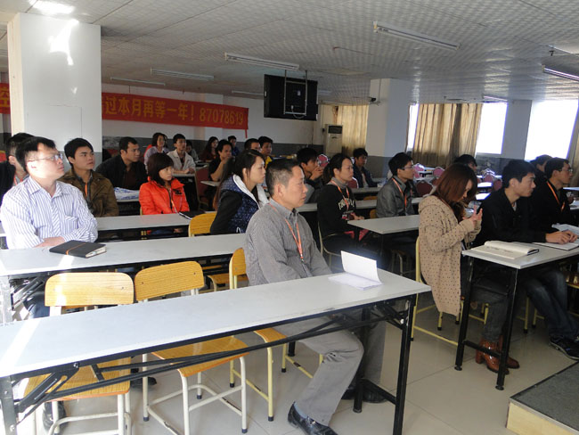 2013年12月，學(xué)員入學(xué)培訓(xùn)