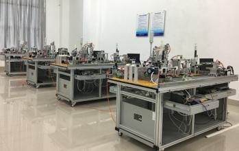 今天再給大家推薦一下PLC基礎學習的內(nèi)容， 我們的PLC任何一種控制系統(tǒng)都是為了實現(xiàn)被控對象的工藝要求，以提高生產(chǎn)效率和產(chǎn)品質(zhì)量。因此，在設計PLC控制系統(tǒng)時，應遵循以下基本原則